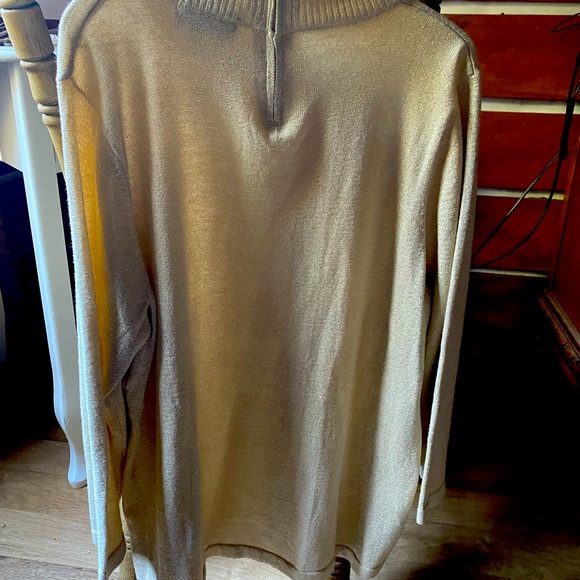 Tan jay woman’s pullover - Picture 2 of 2